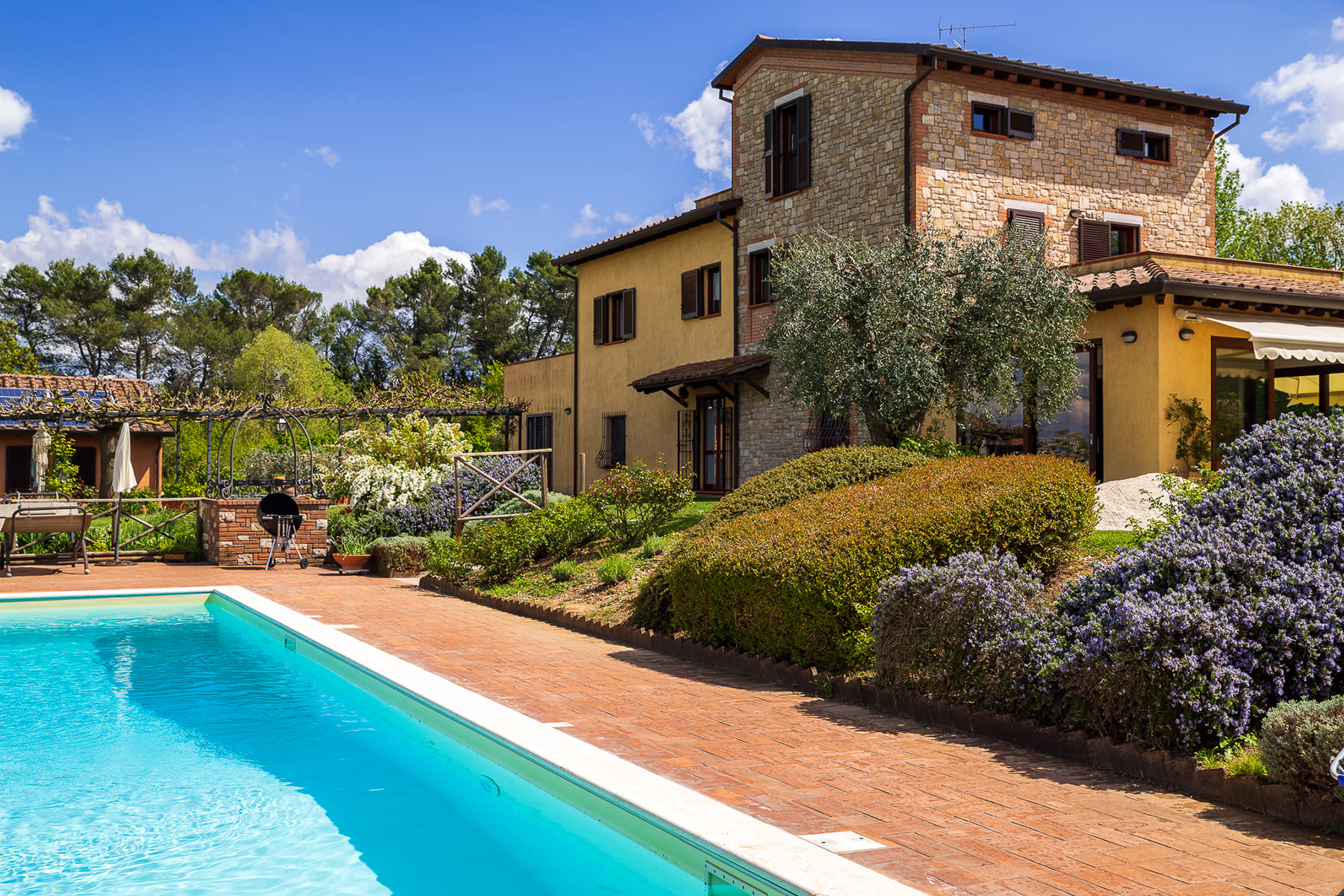 villa-pian-del-rocchio-umbria-residenza-con-piscina